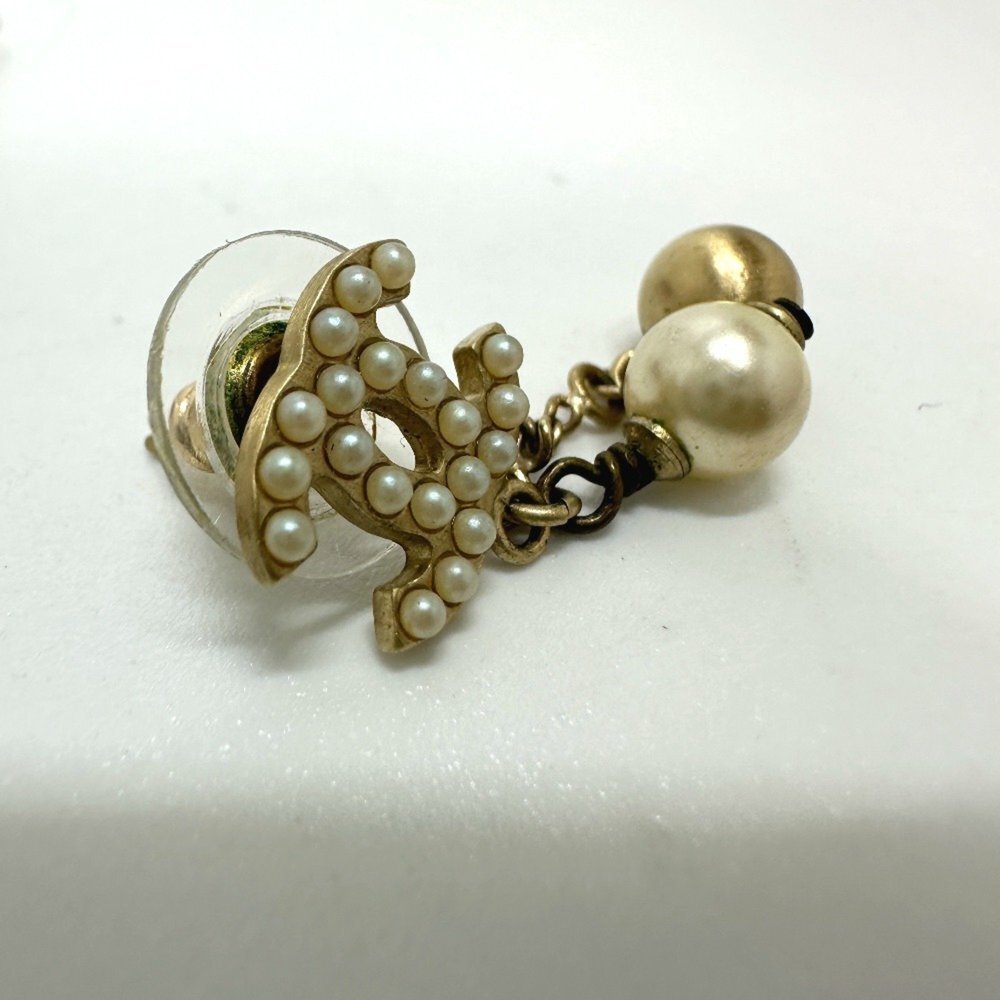 CHANEL Authentic Gold Pearl Logo Earrings - Picture 3 of 12